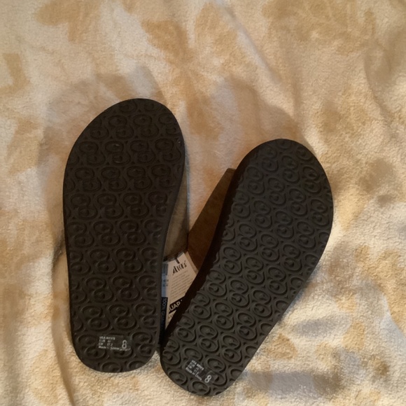 Cobain ARV2 slide. Size 8 NWT - Picture 3 of 4